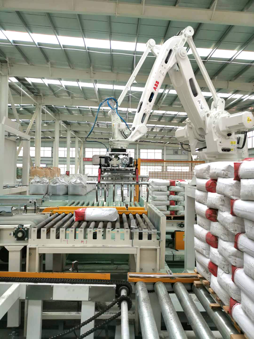 ?大廣金剛砂地坪材料  新鄉(xiāng)自動化工廠！